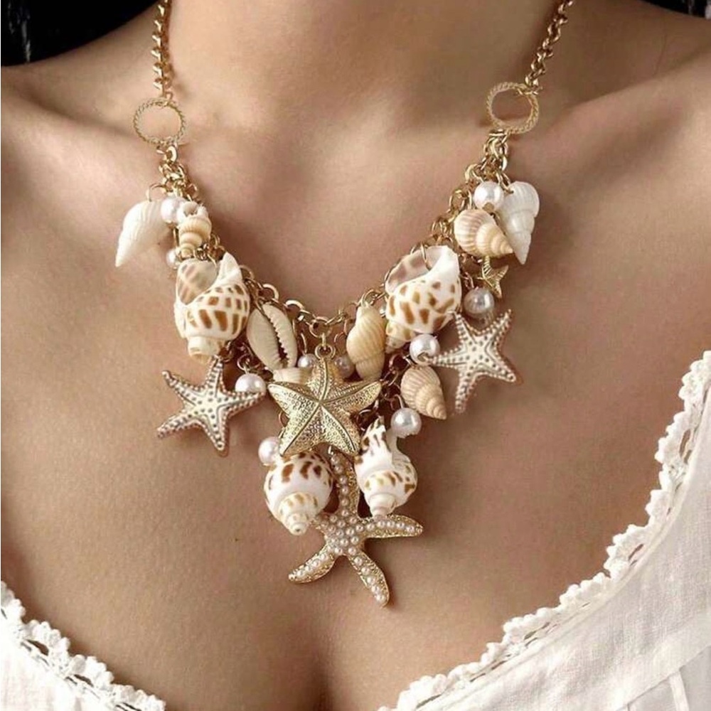 Coastal Charm Shell Necklace in Cream and Gold